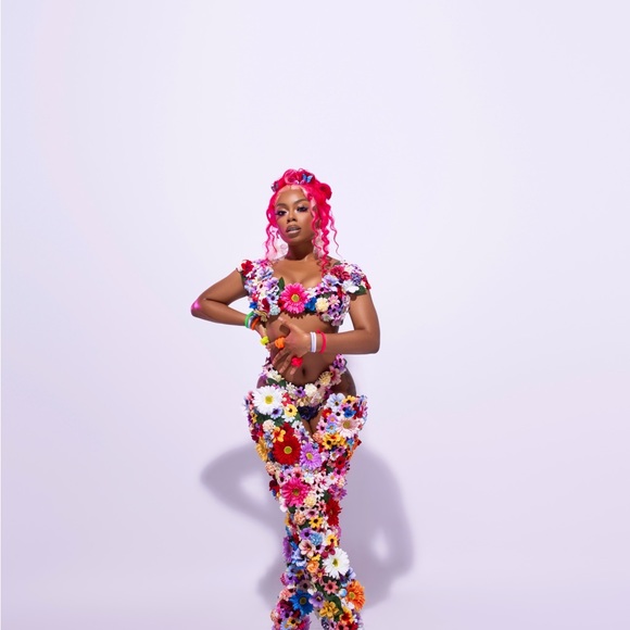 Floral Costume - Picture 4 of 4